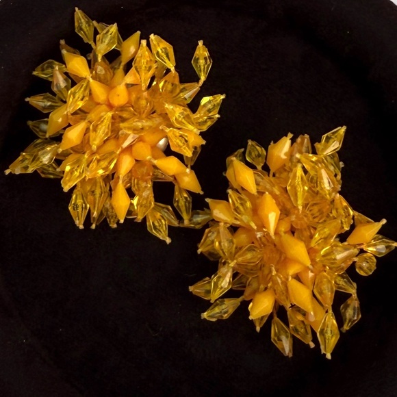 Interesting vintage, mustard, yellow clip on earring’s - Picture 1 of 6